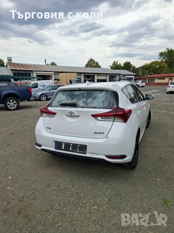 Toyota Auris 1.33 vvti, снимка 4 - Автомобили и джипове - 56412028