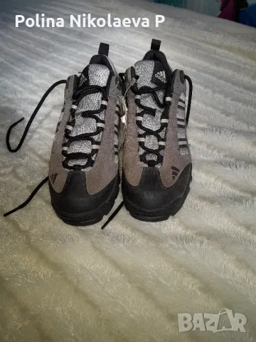 маратонки на  Adidas 