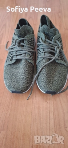 Маратонки Puma.