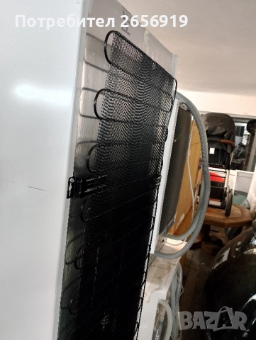 Хладилник с фризер AEG, снимка 4 - Хладилници - 48425216