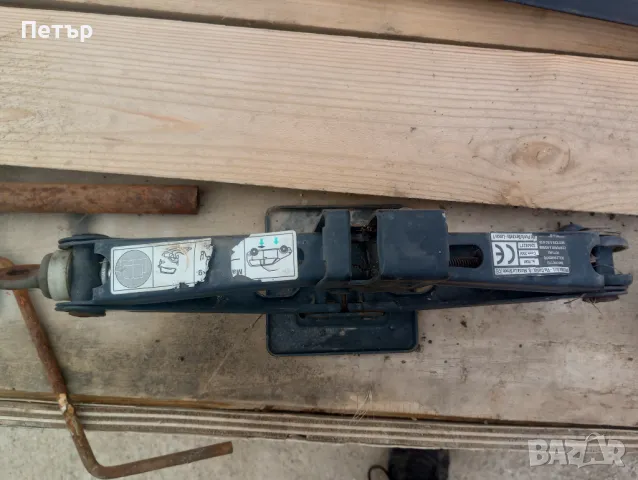 Крик ключ за джанти кука за теглене Фиат панда след 2012г, снимка 4 - Части - 49638882