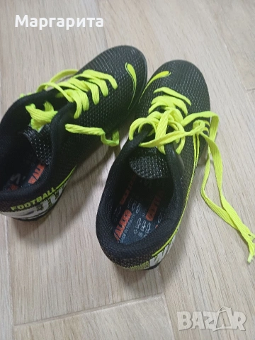 Футболни обувки стоножки, снимка 2 - Детски обувки - 53311216