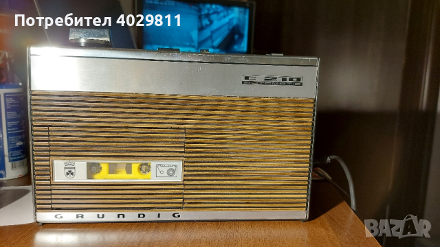 Касетофон Грундиг, снимка 1 - Радиокасетофони, транзистори - 44760774