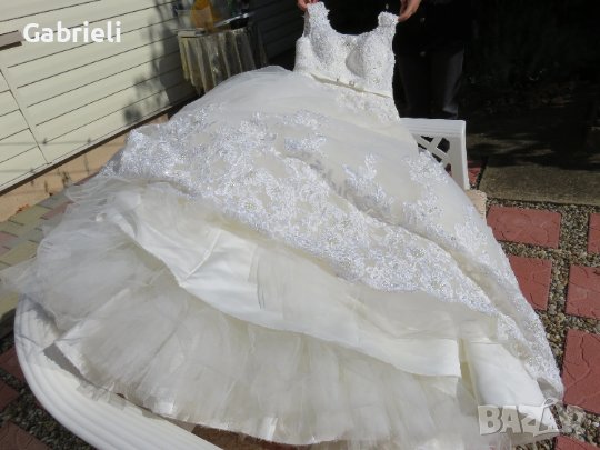 Булчинска рокля с подарък чанта и воал, снимка 7 - Сватбени рокли - 40821449
