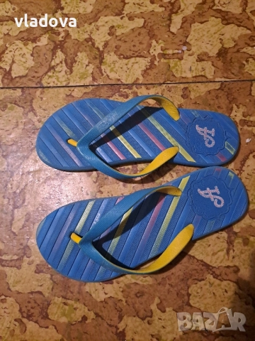 Дамски джапанки номер 37