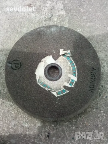 Голям камък(абразивен диск).Размерите са на снимките.