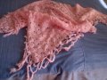 Плетен на една кука розов триъгълен шал, снимка 8