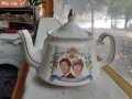 Английски колекционерски чайник порцелан Чарлз и Даяна, снимка 1 - Антикварни и старинни предмети - 41855918