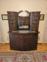 Продавам старинен витринен бюфет1920-1930та година (добро състояние), снимка 1