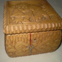 Ръчно изработена дърворезба кутия за бижута с ключ, снимка 3 - Други ценни предмети - 41656648