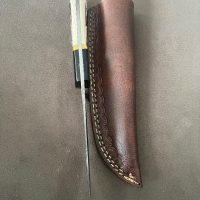 Ловен нож от Дамаска стомана дръжка смола кожена кания, снимка 5 - Ножове - 44014784