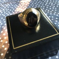 Златен Пръстен с камък Оникс, снимка 1 - Пръстени - 40956059