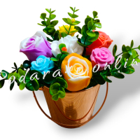 Букет от ароматни сапунени цветя в стилна метална кофичка Подходящ подарък за Осми Март, снимка 6 - Подаръци за рожден ден - 44624155