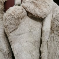 палтото е с  цена  180 лева   естествен косъм М размер  дължина до по  таза състояние  като ново, снимка 5 - Палта, манта - 34222621