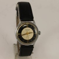 1960's JUNGHANS TRILASTIC Немски Ръчен Часовник, снимка 2 - Антикварни и старинни предмети - 40204339