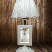 Акумулаторна LED настолна нощна лампа с огледало, снимка с абажур и тъч бутони., снимка 1 - Настолни лампи - 33871072