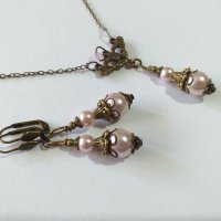 Красив бронзов Викториански Перлен комплект с розови кристални перли , снимка 8 - Бижутерийни комплекти - 40710038