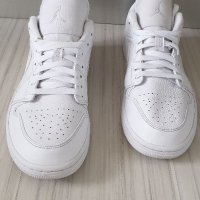 Nike Air Jordan 1 Retro Tripple White Mens Size 46/30 UK11 US 12 ОРИГИНАЛ!, снимка 3 - Кецове - 39872514