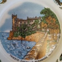 Красива декоративна,порцеланова чиния от Триест Италия, снимка 2 - Колекции - 35112578