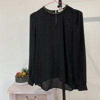 Красива блуза в размер XS, снимка 3 - Блузи с дълъг ръкав и пуловери - 44259939