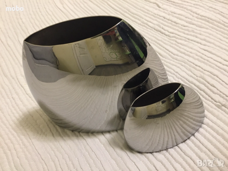 Две вази, производител PHILIPPI- Германия, материал: полирана неръждаема стомана, снимка 1