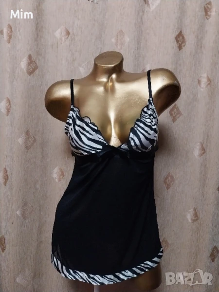 S Черна ефирна нощничка със сатенен принт, снимка 1