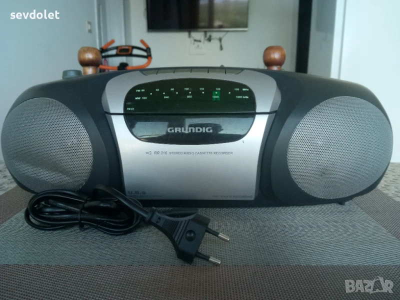 Оригинален немски радиокасетофон.За ремонт,части., снимка 1