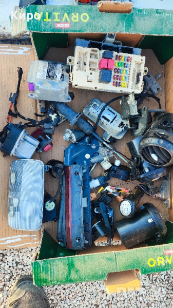 Части за Alfa Romeo 147 Facelift 1.6, снимка 1