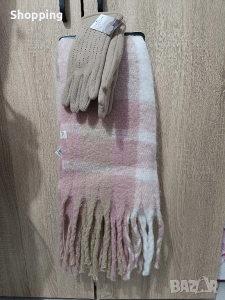 Шал и ръкавици , снимка 1