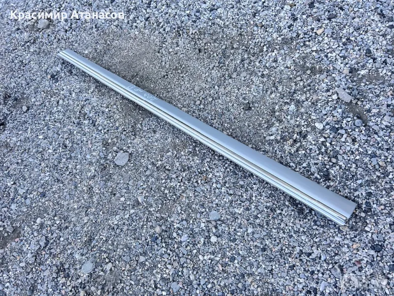 Лайстна врата предна дясна за Мерцедес Ц-класа W203.2000-2006г, снимка 1