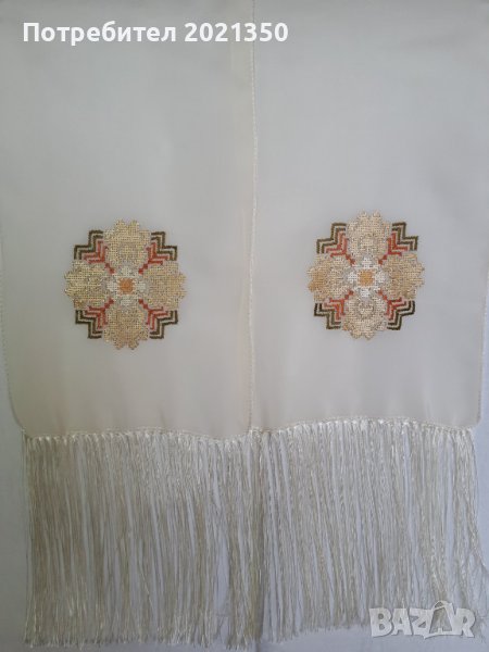 Уникален ръчно бродиран копринен шал с автентичен български мотив, снимка 1