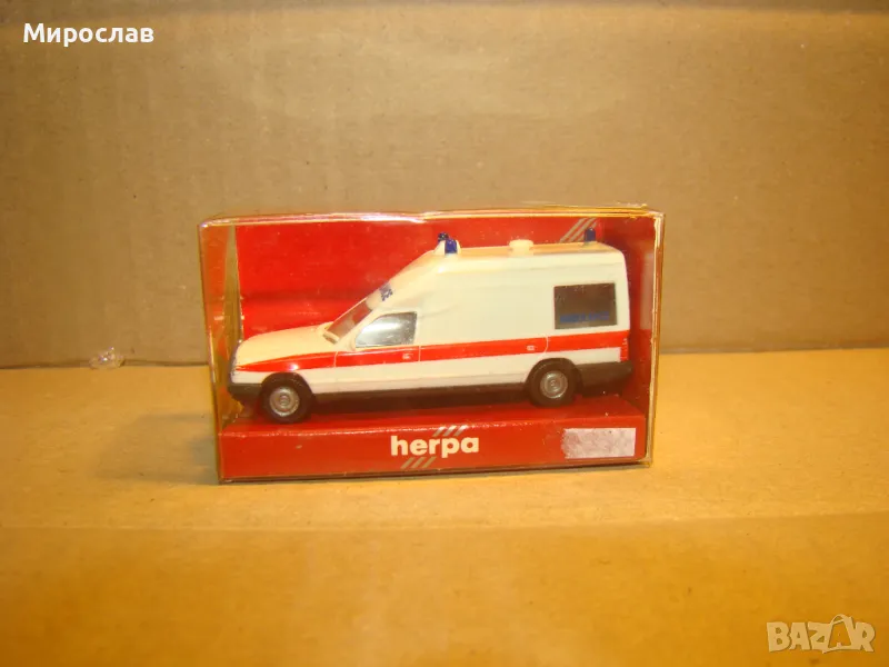HERPA H0 1/87 MERCEDES BENZ ЛИНЕЙКА МОДЕЛ КОЛИЧКА ИГРАЧКА, снимка 1