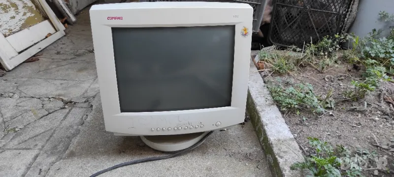 Монитор Compaq 18 инча - ултра здрав. С електронно лъчева тръба. , снимка 1