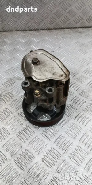 Хидравлична помпа Toyota Avensis 1.6i 2001г.	, снимка 1