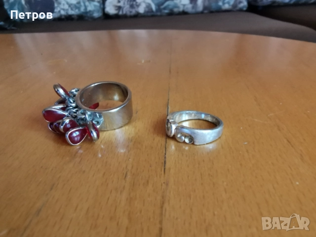 Сребърни пръстени .1 брой масивен и забележим  и 1 брой  нежен., снимка 1