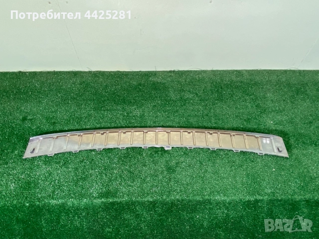 лайсна хром над задна броня VW Touareg 2010-2014 г. #1030V, снимка 2 - Части - 52287592