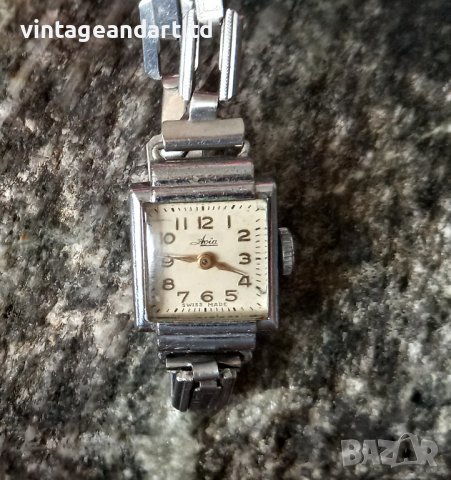 Колекционерски часовник Avia, швейцарски, работи отлично, снимка 2 - Антикварни и старинни предмети - 40098167