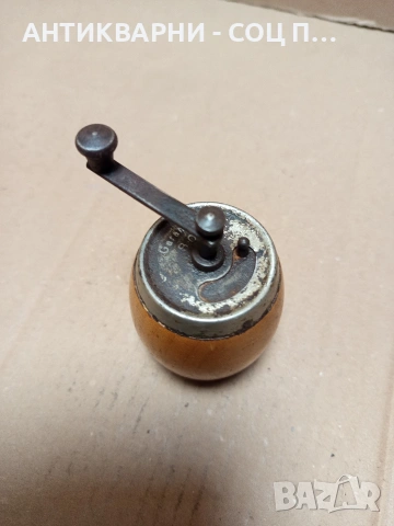 Соц Стара Малка Мелничка За Черен Пипер Garantte BO. Номер 98., снимка 7 - Антикварни и старинни предмети - 53179969