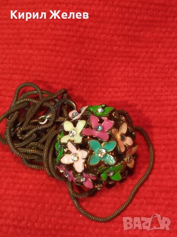 ПРЕКРАСЕН ФЛОРАЛЕН АЖУРЕН ЕМАЙЛИРАН КРИСТАЛЕН ВИНТИДЖ АРТ МЕДАЛЬОН с ДЪЛГА СТАРА МЕДНА ВЕРИЖКА 37025, снимка 4 - Антикварни и старинни предмети - 39941351