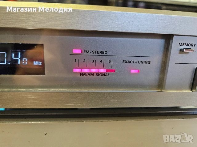 Качествен стерео тунер Grundig T 7200 В отлично техническо и визуално състояние., снимка 5 - Радиокасетофони, транзистори - 53455114