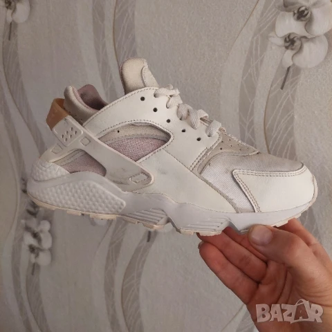 маратонки Nike Air Huarache номер 40 ,5 - бяло, снимка 3 - Маратонки - 50799622