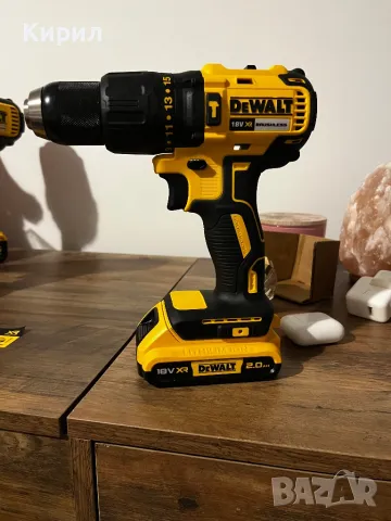Чисто Нов Dewalt DCD 778 + 2 батерии 2.0аh+ чанта Dewalt, снимка 5 - Куфари с инструменти - 48202237