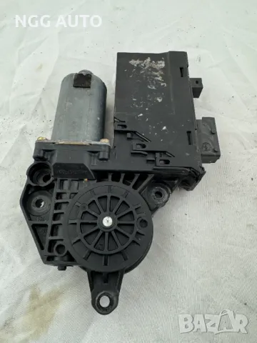 Моторче предно дясно стъкло, електромотор за стъклоповдигач, Bosch за Peugeot 307, 0 130 821 766, снимка 4 - Части - 48746185