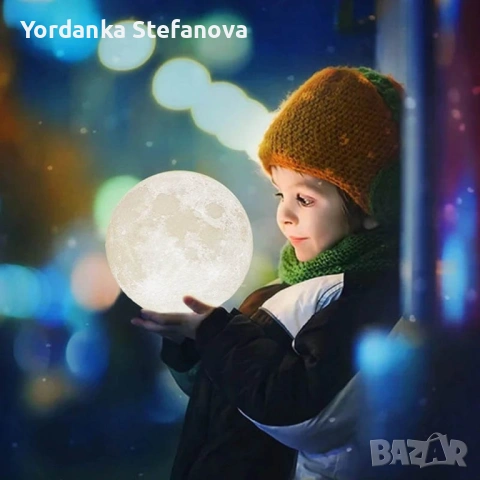 LED лампа във формата на Луна с дървена поставка , снимка 2 - Настолни лампи - 53770091