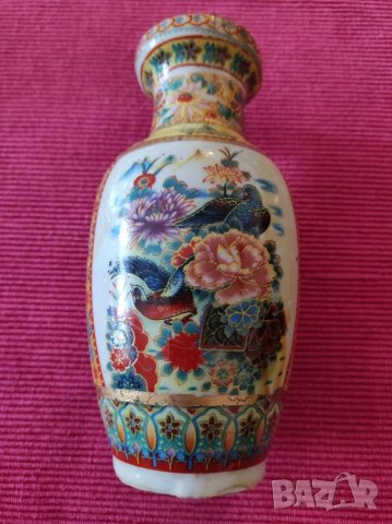 Стара китайска ваза. 