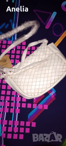 Стилна Малка Дамска Чанта  BESTINI, снимка 3 - Чанти - 52558240