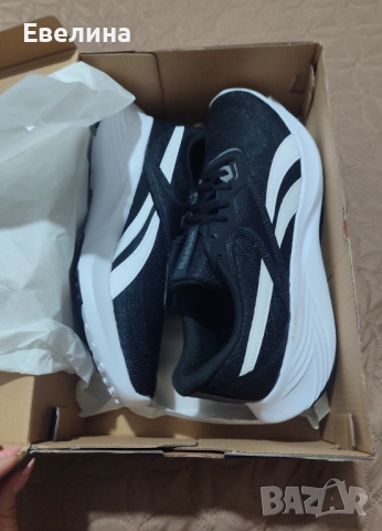 Дамски маратонки Reebok Energy Tech 39 номер, стелка 25.5 см, снимка 2 - Маратонки - 52107791