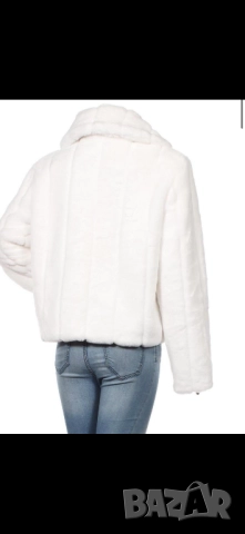 Пухено палто guess, снимка 2 - Палта, манта - 52723013