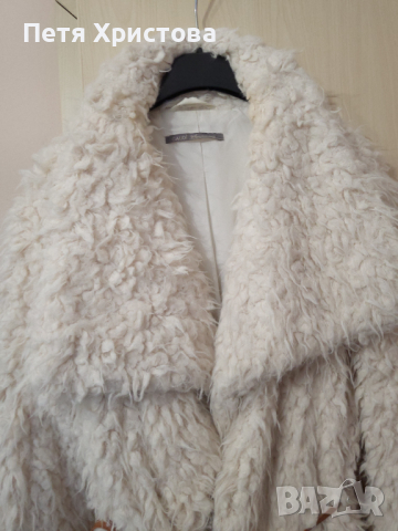 Палто Gaudi , снимка 3 - Палта, манта - 36166859