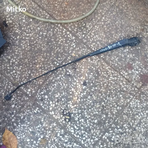 Рамо Чистачка Дясна За Рено Клио 2 2003г / Renault Clio 2 2003y